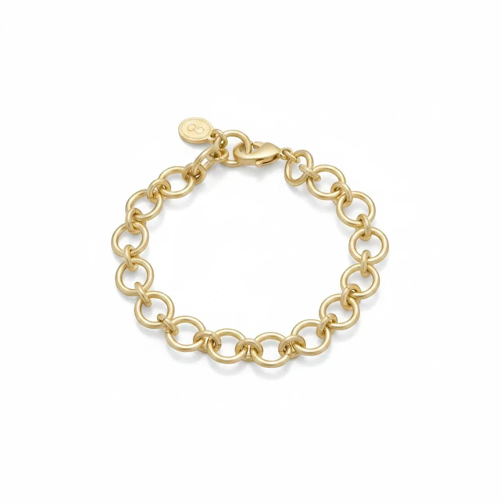 Catena gold link bracelet arranged in a circle